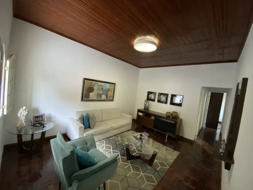 Casa 5 quartos SENDO 1 suíte no Centro