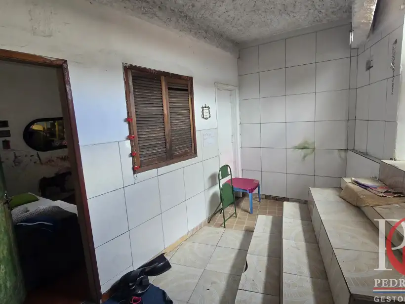 Casa 2 Quartos para venda no bairro Monte D'ouro