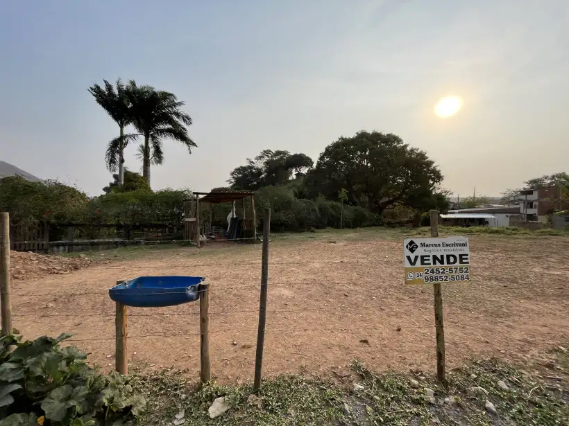 Terreno 409m² para venda no bairro Biquinha