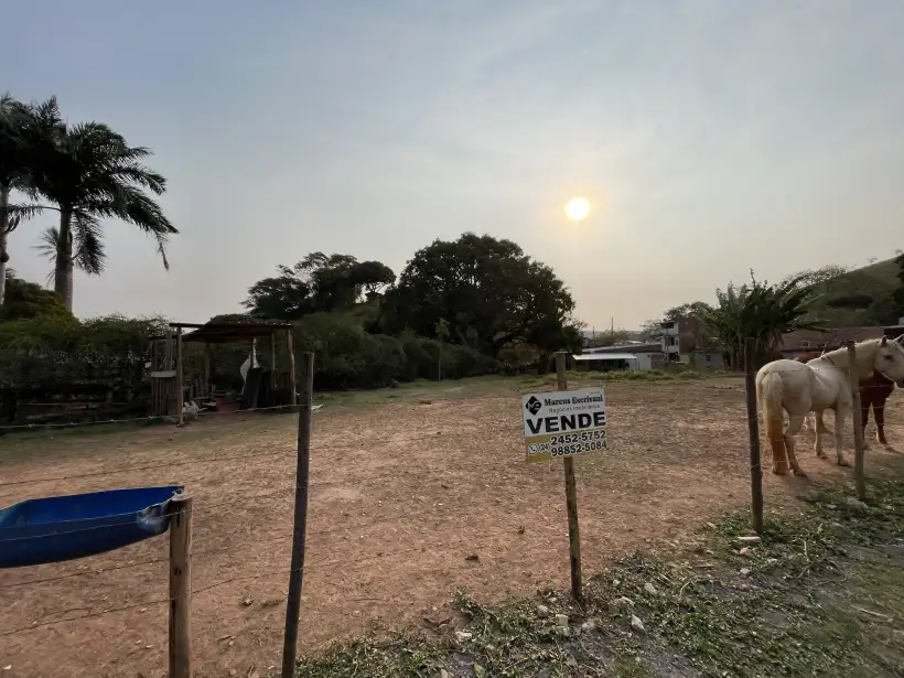 Terreno 409m² para venda no bairro Biquinha