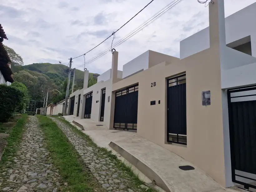 Casa à venda em Laranjeiras, ótima localização