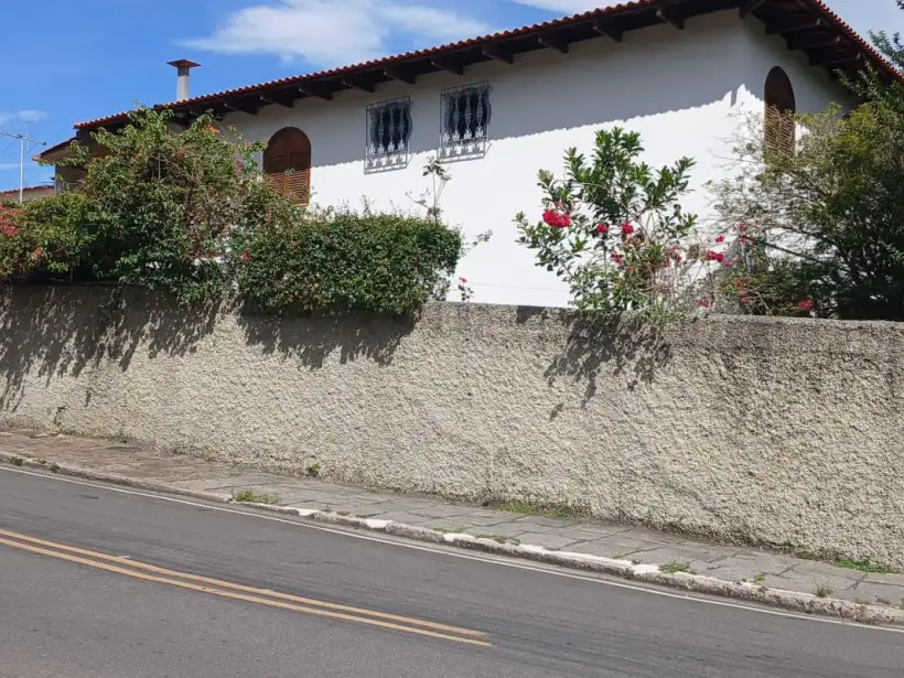Casa 5 Quartos para venda no bairro Laranjeiras