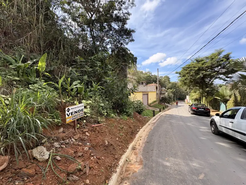 Terreno 1.103m² para venda no bairro Vale Verde