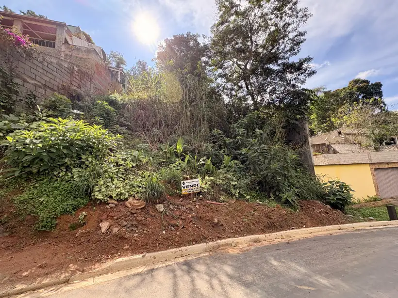 Terreno 1.103m² para venda no bairro Vale Verde