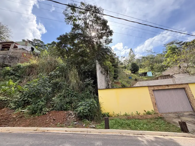 Terreno 1.103m² para venda no bairro Vale Verde