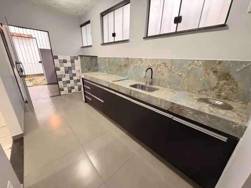 Casa 2 quartos para locação no bairro APARECIDA