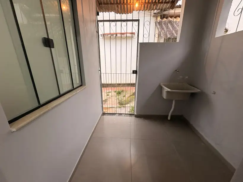 Casa 2 quartos para locação no bairro APARECIDA