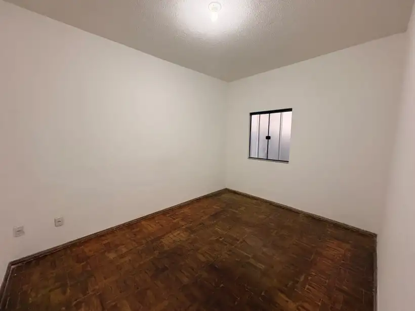 Casa 2 quartos para locação no bairro APARECIDA