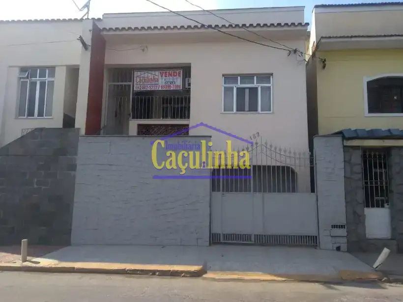 Casa 3 Quartos para venda no bairro Centro