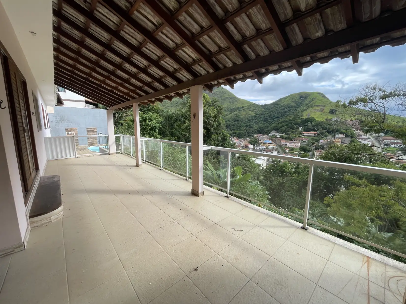 Casa 5 quartos para venda no bairro Centro