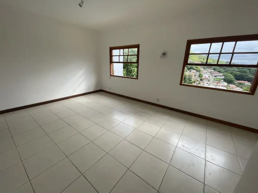 Casa 5 quartos para venda no bairro Centro