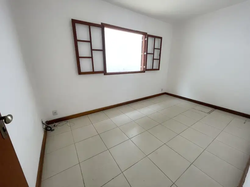 Casa 5 quartos para venda no bairro Centro