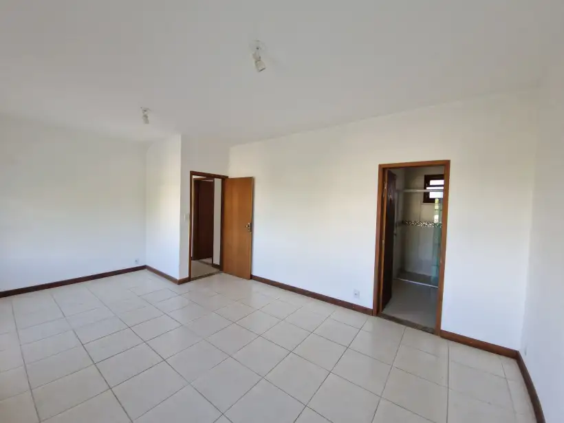 Casa 5 quartos para venda no bairro Centro
