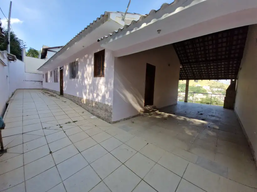 Casa 5 quartos para venda no bairro Centro