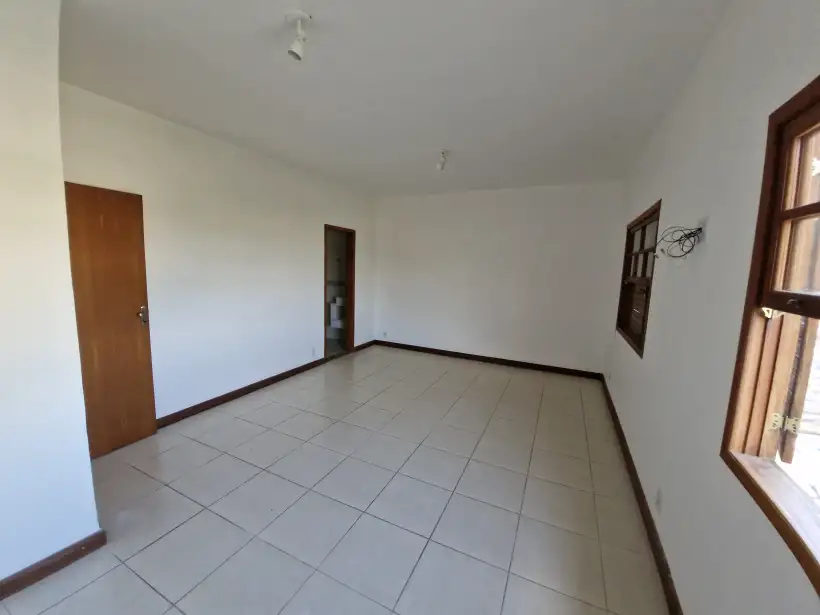 Casa 5 quartos para venda no bairro Centro
