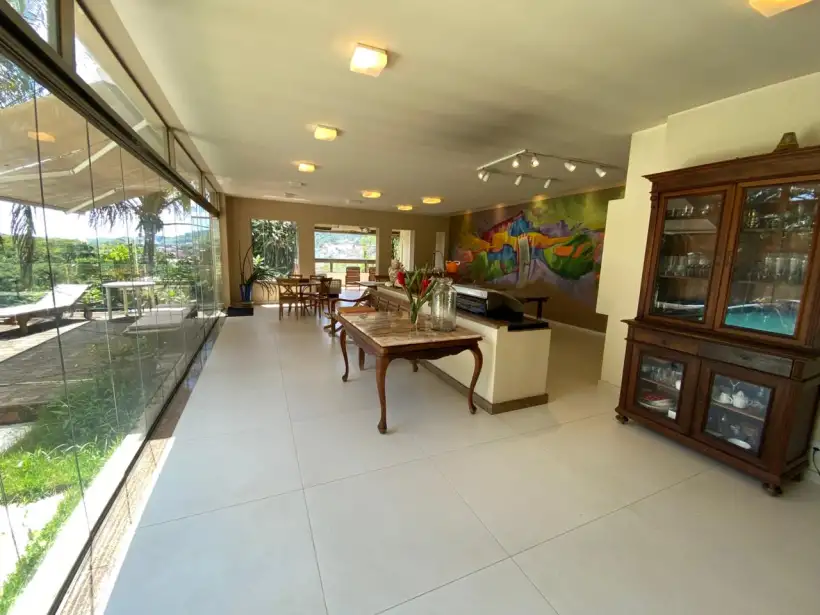 Casa 6 quartos para venda no bairro Centro