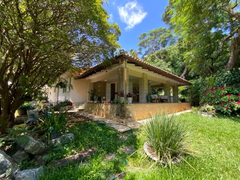 Casa 6 quartos para venda no bairro Centro