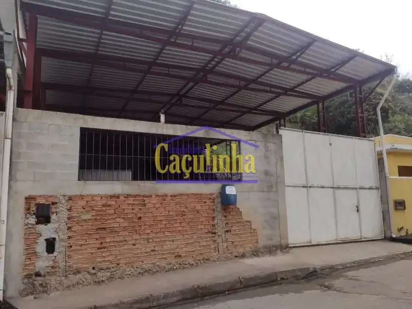 Galpão 330m² para locação no bairro Parque Santana